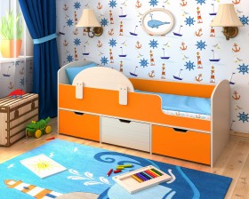 Кровать Малыш-мини с бортиком Дуб молочный/Оранжевый в Брянске - bryansk.katalogmebeli.com | фото